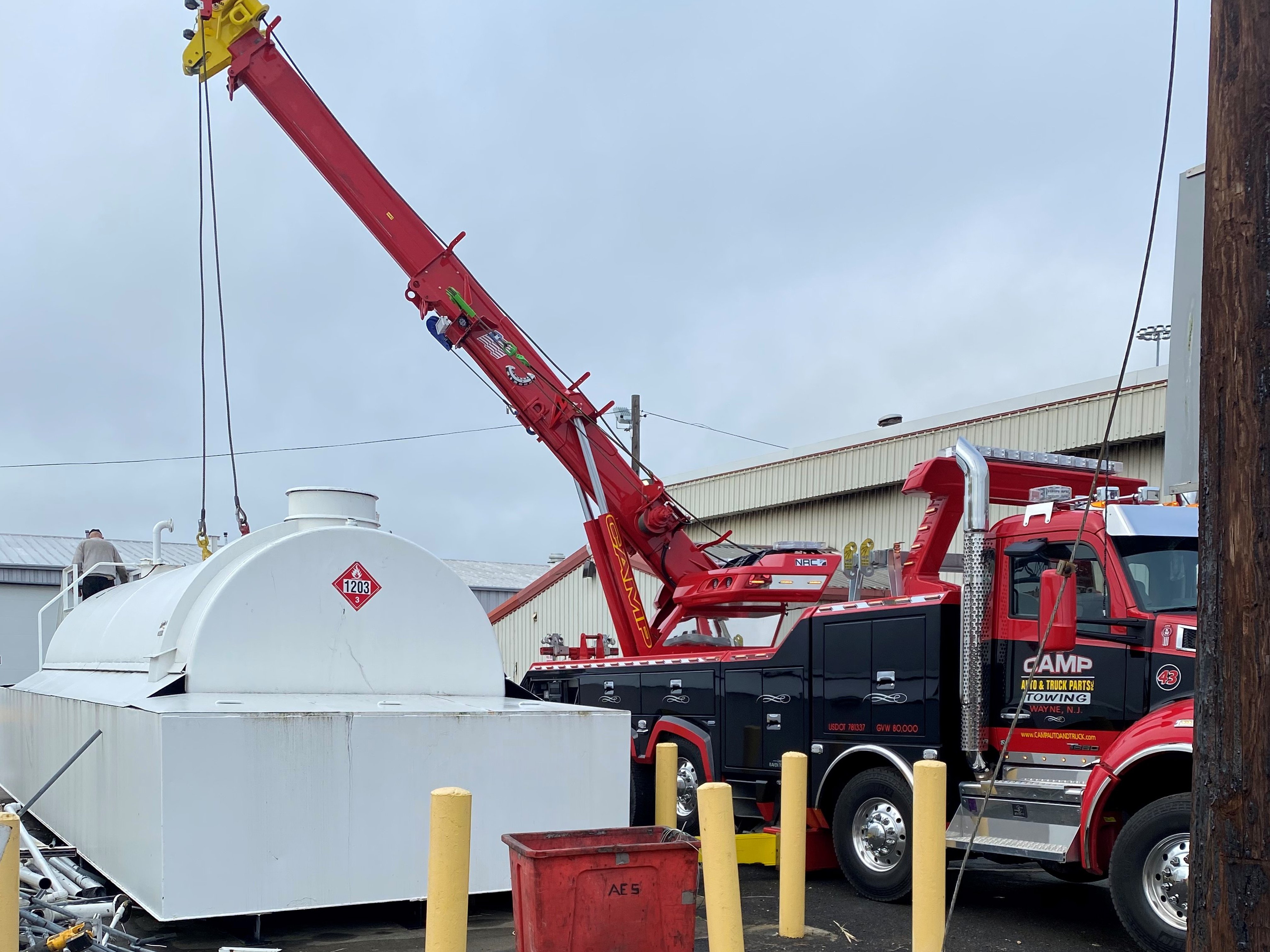 Camp Auto heavy-duty rotator wrecker